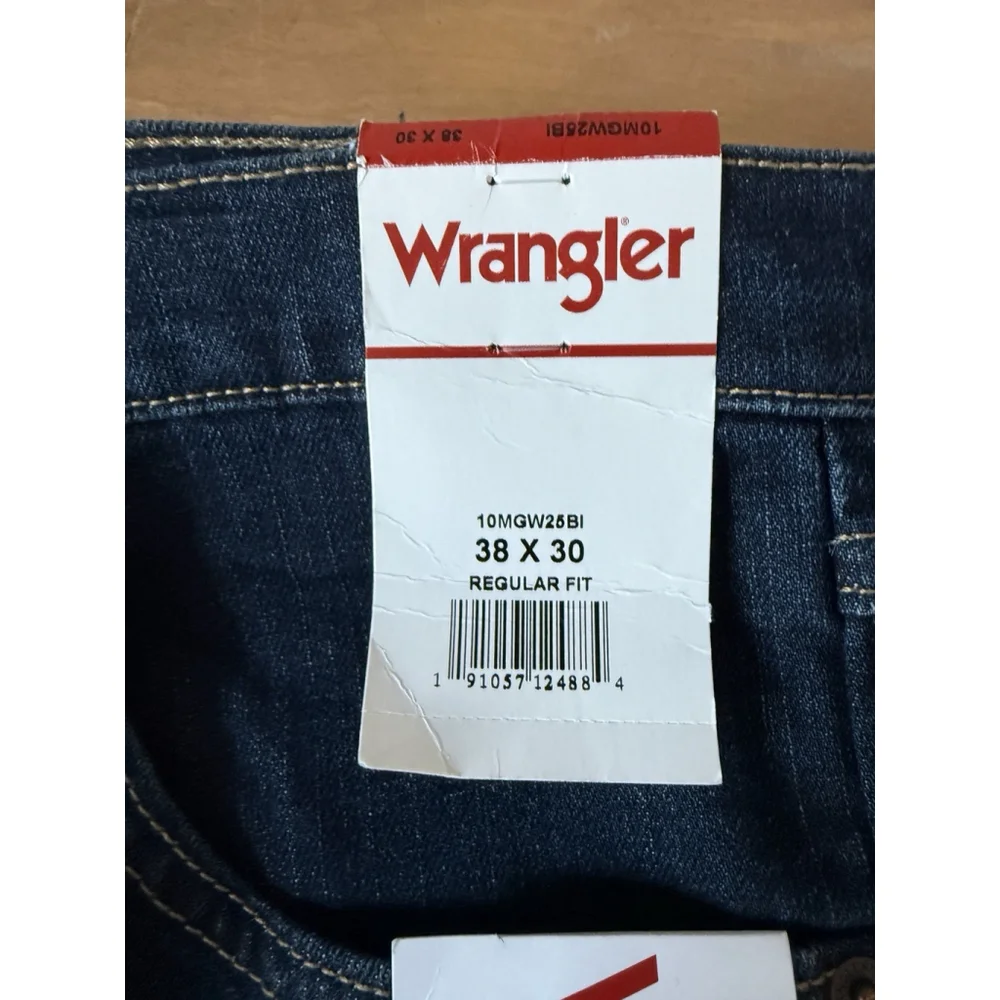 Wrangler Jeans Men's Size 38x30 Regular Fit Denim Straight Leg Stretch‎ NWT